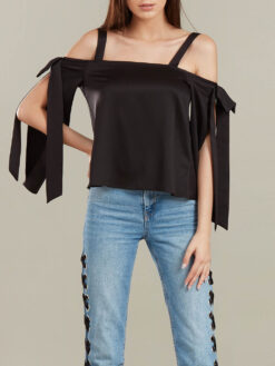 Bluza Neagra Maneca Despicata BLUZE Dama Ieftine Online | Bluze de Dama Ieftine Online | Tricouri Fete Primavara Vara Ieftine | Tricouri Fashion Moda Trend | Bluze cu Maneca Evazata | Pulovere Ieftine Online | Maieu Flamingo | Maieuri Albe Flamingo Ieftine | Magazin Online Femei Reduceri | Bluze Elegante