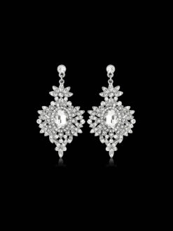 Cauti o Perece de Cercei Deosebiti cu Cristale? Descopera Mangata Jewelry Cercei Eleganti Argintii Candelabru cu Cristale Bijuterii Mireasa MANGATA