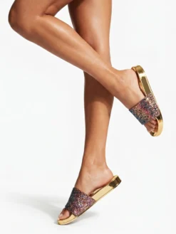 Pregatita de Plaja? Pentru zilele calduroase de Vara, aceste modele sunt Perfecte! Papuci Dama Aurii Glitter Vara Plaja Glamour Online Fashion