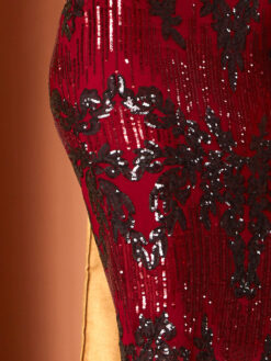 Cauti o Rochie Midi Couture de Ocazie cu Paiete? Descopera Colectia Mangata.ro Rochie de Ocazie Midi Bordo Couture Maneca Lunga MANGATA
