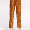 Cauti un Pantalon cu Imprimeu Sarpe? Descopera si Comanda pe Mangata.ro | Pantaloni de Dama Lungi SNAKE Colectia Animal Print MANGATA