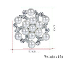 Cauti o Brosa Deosebita Cristale Perle? Descopera Colectia Mangata Jewelry Brosa Eleganta Clasica Argintie Perle Cristale Deosebita MANGATA