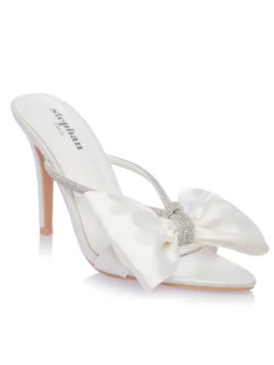 Cauti un o Sanda Alba Eleganta Deosebita cu Aplicatii? Colectia Noua SANDALE Pantofi Mireasa Deosebiti Albe Accesorii Metalice Toc Inalt