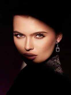 Cauti o Perece de Cercei Deosebiti cu Cristale? Descopera Mangata Jewelry Cercei Eleganti Argintii cu Cristale Albastre Bijuterii Ocazie MANGATA