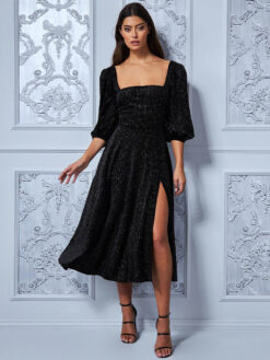Cauti o Rochie Neagra Deosebita? Descopera Colectia Mangata Rochie de Seară Midi Neagra Despicată Glitter MANGATA, Livrare Rapida