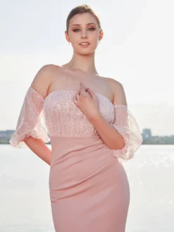 Cauti o Rochie Lunga Eleganta Speciala? Comanda pe MANGATA.ro | Rochie de Ocazie Lunga Roz Maneca Paiete MANGATA, Livrare Rapida