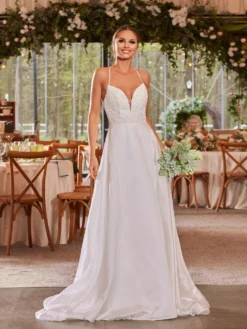 Cauti o Rochie de Mireasă Specială? Comanda Online pe Mangata.ro | Rochie de Mireasă Albă Trena Lunga Spate Gol MANGATA, Livrare Rapidă