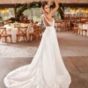 Cauti o Rochie de Mireasă Specială? Comanda Online pe Mangata.ro | Rochie de Mireasă Albă Trena Lunga Spate Gol MANGATA, Livrare Rapidă
