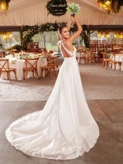 Cauti o Rochie de Mireasă Specială? Comanda Online pe Mangata.ro | Rochie de Mireasă Albă Trena Lunga Spate Gol MANGATA, Livrare Rapidă