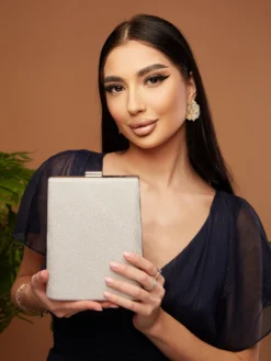 Cauti o Poseta Eleganta Argintie de Ocazie? Comanda pe Mangata.ro | Clutch Argintiu Mireasa Elegant Glitter Stralucitor Menbur, Livrare Rapida