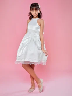 Cauti Rochita Speciala pentru Fete? Descopera Colectia Mangata KIDS, Rochita de Seara Alba Midi Satin Perle Fete Deosebita MANGATA, Livrare Rapida