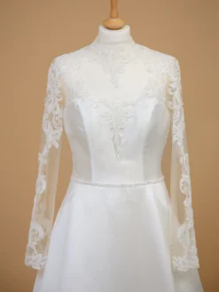 Cauti o Rochie de Mireasă Specială? Comanda Online pe Mangata.ro | Rochie de Mireasă Alba Tafta Satinata Dantela Spate Gol MANGATA, Livrare Rapidă