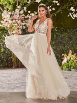 Cauti o Rochie de Mireasă Specială? Comanda Online pe Mangata.ro | Rochie de Mireasă Tulle Flori 3D Broderie MANGATA, Livrare Rapidă