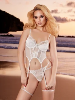 Cauti Lenjerie Intima Seducatoare? Descopera Colectia pe Mangata.ro Lenjerie Intima Alba de Mireasa Romantica MANGATA, Livrare Rapida
