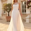 Cauti o Rochie de Mireasa Alba cu Cristale? Comanda Online pe Mangata.ro | Rochie de MIREASA Alba Vaporoasa Accesorii Cristale | Mangata