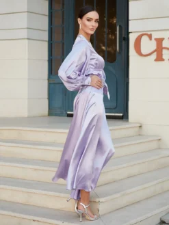Cauti o Rochie Lunga de Ocazie Specială? Descopera Colectia Extravagant Rochie Lunga de Seară Lila Eleganta Satin Vaporoasă Mânecă Lungă