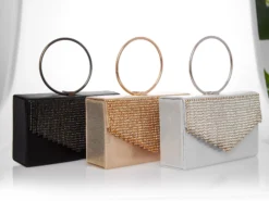 Cauti un Clutch Negru cu Cristale? Comanda acum unul special pe Mangata.ro | Poșetă Elegantă Neagră de Ocazie Mâner Rotund MANGATA