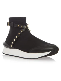 Cauti Ghete Negre Sport Casual In Trend? Descopera Colectia Mangata Ghete de Damă Negre Sport Casual Rockstuds Aurii MENBUR, Livrare Rapida