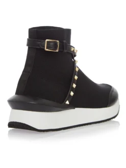 Cauti Ghete Negre Sport Casual In Trend? Descopera Colectia Mangata Ghete de Damă Negre Sport Casual Rockstuds Aurii MENBUR, Livrare Rapida