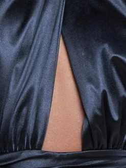 Cauti o Rochie Lunga Eleganta Deosebita? Descopera Colectia Mangata Rochie de Seara Lunga Neagra Crapatura MANGATA, Livrare Rapida