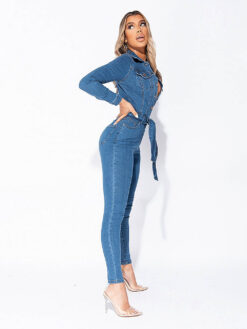 Cauti o Salopeta Lunga Albastra cu Maneca Lunga? Descopera Colectia Mangata.ro Salopeta de Dama Lunga Denim Nasturi Albastra Casual MANGATA