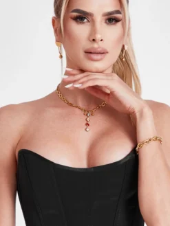 Cauti Bijuterii Speciale? Descopera pe MANGATA Colier Elegant Auriu Modern Pandantiv cu Cristale, Livrare Rapida, Calitate