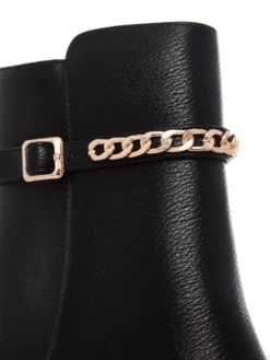 Cauti Botine in Trend Deosebite? Descopera Online Colectia Mangata Botine Menbur Negre Toc Mic Comode Lant Marala MANGATA, Livrare Rapidă