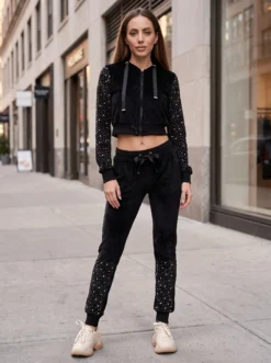 Cauti un Trening Negru de Dama cu Design Deosebit? Descopera Mangata.ro Trening Negru Strasuri Perle Treninguri Ieftine Catifea Fashion