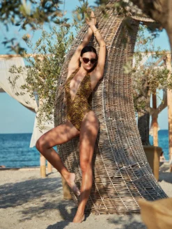 Cauti un Costum de Baie Deosebit? Descopera MAPALE USA pe Mangata Costum de Baie Intreg Decolteu Animal Print Mapale, Livrare Rapida