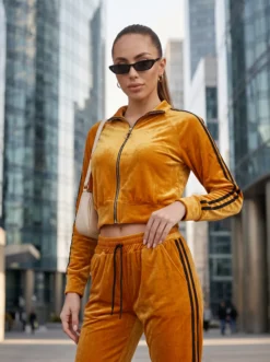 Cauti un Trening Modern din Catifea? Comanda Online pe Mangata.ro | Trening Dama Galben Mustar Catifea Fashion Treninguri MANGATA
