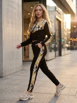 Cauti un Trening Negru Deosebit? Descopera si Comanda Online | Trening Negru Fete Modern Imprimeu Fashion Treninguri MANGATA