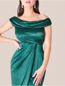 Cauti o Rochie Lunga Eleganta? Descopera cea mai noua Colectie Online Rochie de Ocazie Lungă Verde Satin Despicata Ieftina MANGATA, Livrare Rapida