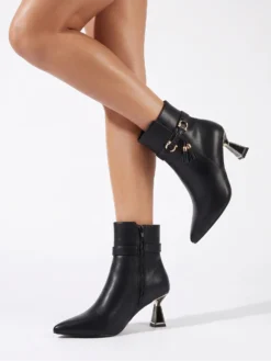 Cauti Botine in Trend Deosebite? Descopera Online Colectia Mangata Botine Menbur Negre Toc Mic Clepsidra Comode Raymi MANGATA, Livrare Rapidă