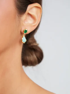 Cauti o Pereche de Cercei cu Cristale? Descopera Colectia Mangata Jewelry Cercei de Ocazie Aurii Eleganti Fashion Piatra Verde MANGATA
