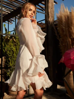 Cauti o Rochie de Seara deosebita care sa te puna in valoare? Comanda OnlineRochie Midi Eleganta Ivory Voal Maneca Evazata MANGATA, Livrare Rapidă