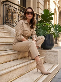 Cauti Botine in Trend Deosebite? Descopera Online Colectia Mangata Botine Menbur Nude Toc Subtire Rockstuds YAMA MANGATA, Livrare Rapidă