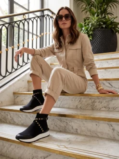Cauti Ghete Negre Sport Casual In Trend? Descopera Colectia Mangata Ghete de Damă Negre Sport Casual Rockstuds Aurii MENBUR, Livrare Rapida