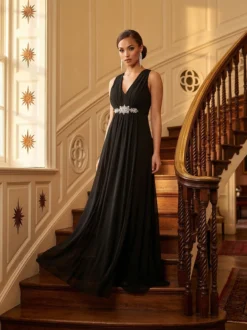Cauti o Rochie Eleganta de Ocazie Vaporoasa? Descopera Colectia Mangata.ro Rochie Lunga Neagra Eleganta Vaporoasa ROCHII Seara Cristale Voal