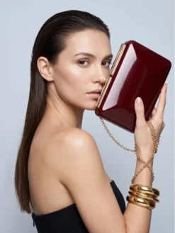 Cauti o Poseta Eleganta Modernă de Ocazie? Comanda pe Mangata.ro | Poseta Migato Eleganta de Ocazie Burgundy Lacuită Livrare Rapida