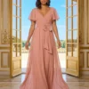 Cauți o rochie de ocazie roz pudră? Alege acest model lung din voal, ideal pentru domnișoare de onoare sau nașe. Croială vaporoasă, mâneci scurte