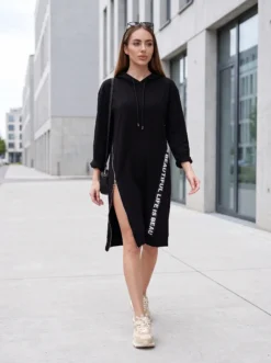 Cauti o Rochie de Zi deosebita Moderna? Comanda Online Rochie Midi Neagra de Zi cu Gluga Fermoar Maneca MANGATA, Livrare Rapida