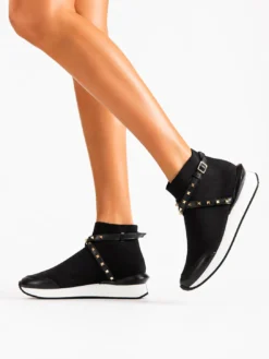 Cauti Ghete Negre Sport Casual In Trend? Descopera Colectia Mangata Ghete de Damă Negre Sport Casual Rockstuds Aurii MENBUR, Livrare Rapida