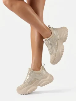 Cumpărați online sneakerșii Buffalo Bliss One bej de la MANGATA! Design chunky, platformă confortabilă și stil urban modern. Livrare rapidă!