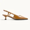 Pantofi damă Gioseppo camel cu spatele deschis, vârf ascuțit, toc kitten de 4 cm și branț căptușit. Descoperă modelul pe MANGATA, Livare rapidă